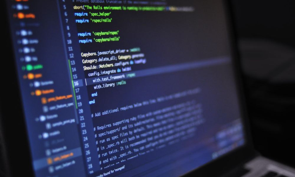 Equipe de desenvolvimento de software da Second Mind em ação